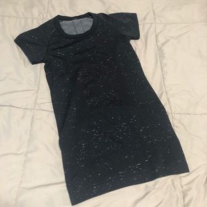 Lululemon Swiftly Tech Short Sleeve Size 2